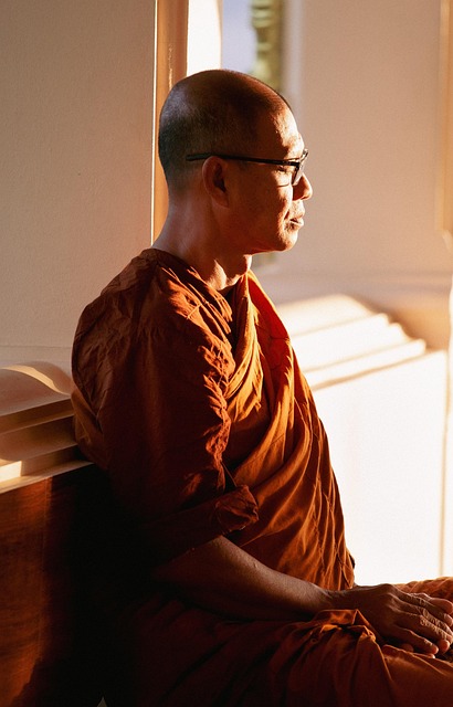**Mindfulness w biurze open space: Jak zachować koncentrację i produktywność w środowisku pełnym rozproszeń?** - 1 2025