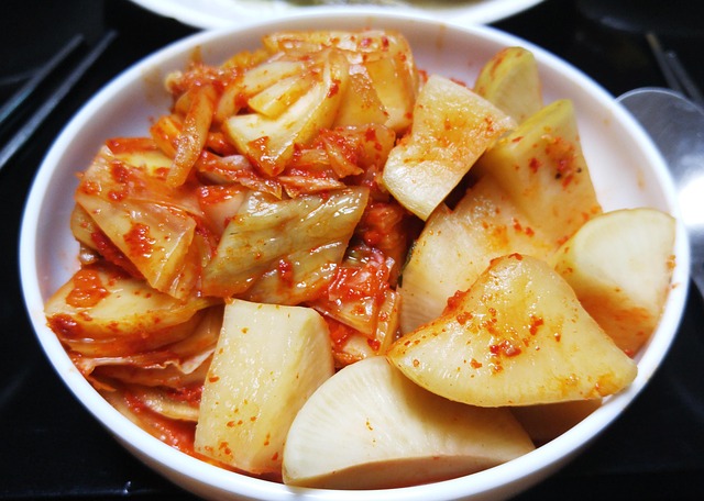 ** Jak krok po kroku przygotować bulion Dashi z Kombu i Suszonych Grzybów do Kimchi? - 1 2025