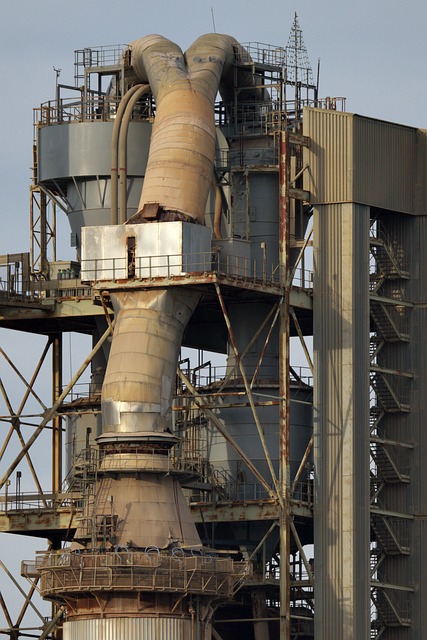 **Eko-cement z odpadów budowlanych: Jak zrobić stabilizator gruntu i małą architekturę ogrodową DIY z recyklingu gruzu?** - 1 2025