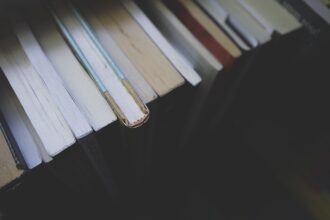 Książki jako narzędzie zmiany społecznej: Jak literatura wpływa na nasze myślenie - 7 2025